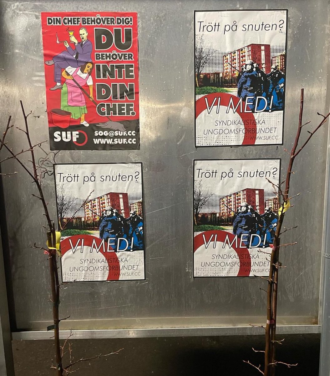Anarkism_info's tweet photo. ”TRÖTT PÅ SNUTEN? - VI MED!”, ”DU BEHÖVER INTE DIN CHEF” - @SUFUppsala gör stan snyggare ⭕️🔥⭕️ #directaction #classwar #acab 🖤 https://t.co/CRANKQG3ck