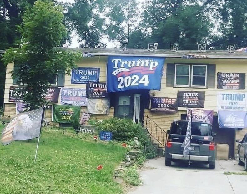 What would you do if this was your next door neighbour? Trump2024 😂😂.