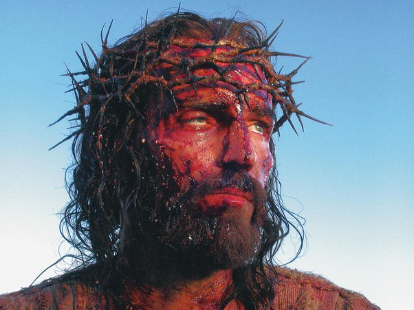 malayahariana's tweet photo. Watched The Passion of the Christ from start to finish for the first time and I feel so hurt. All I can think about is that Jesus went through so much more. He endured so much, was nearly beaten to death before he endured the cross. He is so worthy. All I want is you, Jesus. https://t.co/2nMHZ8rZYy