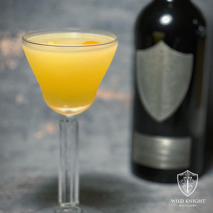 The Oxford & Cambridge Boat Race has a rich history dating back to 1829. Join us as we continue this tradition and celebrate with our delicious Volga Boatman Cocktail. Recipe here: bit.ly/Volga-boatman - Cheers & may the best team win! See the blog on our www. . #BoatRace2024