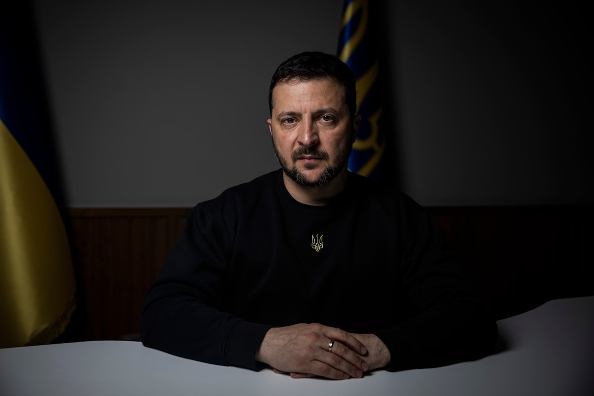 I'd like to share several quotes from the interview by President Zelenskyy to @IgnatiusPost of the Washington Post. Link to the whole interview below. 🔷️'If you are not taking steps forward to prepare another counteroffensive, Russia will take them. That’s what we learned in…