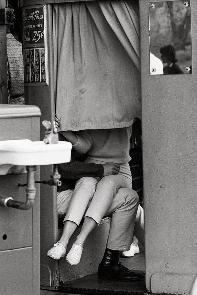 📷Dennis Hopper,The kissing both,1961