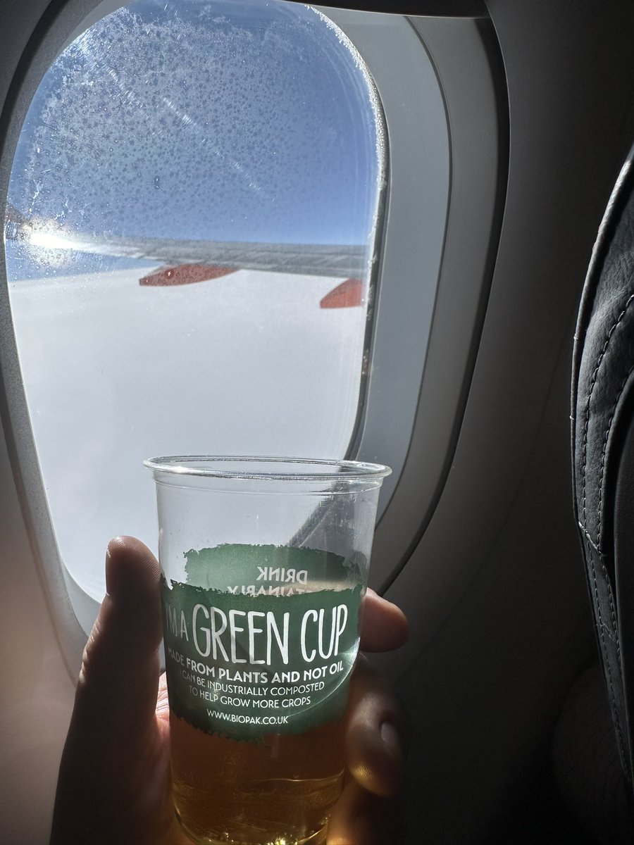 Fantastic flight from Manchester to Malaga, with two loud &amp; clear announcements with the peanut allergy 👌<a href="/easyJet/">easyJet</a>  #nutallergy