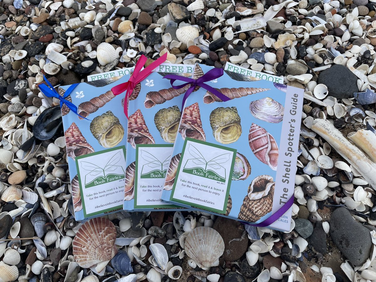 The Book Fairies are sharing copies of The Shell Spotter's Guide, a #NationalTrust book that encourages us to go out exploring along our coastlines! Who will be lucky enough to spot one? #ibelieveinbookfairies #TBFShell @Collins_Ref #NTTheShellSpottersGuide #NTBooks #Edinburgh