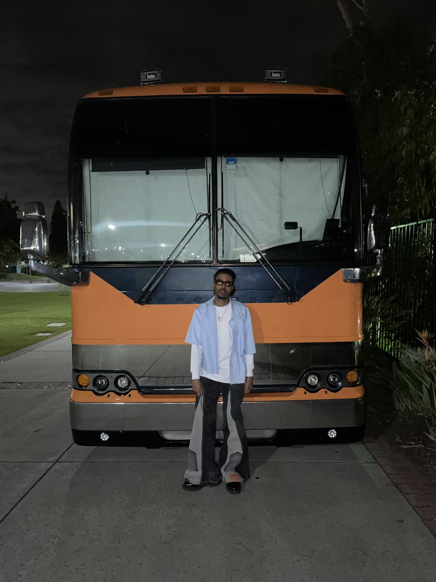 PlusMoney's tweet photo. 50 states like Fed X #TourBusPlus https://t.co/f0LvIPw1OV