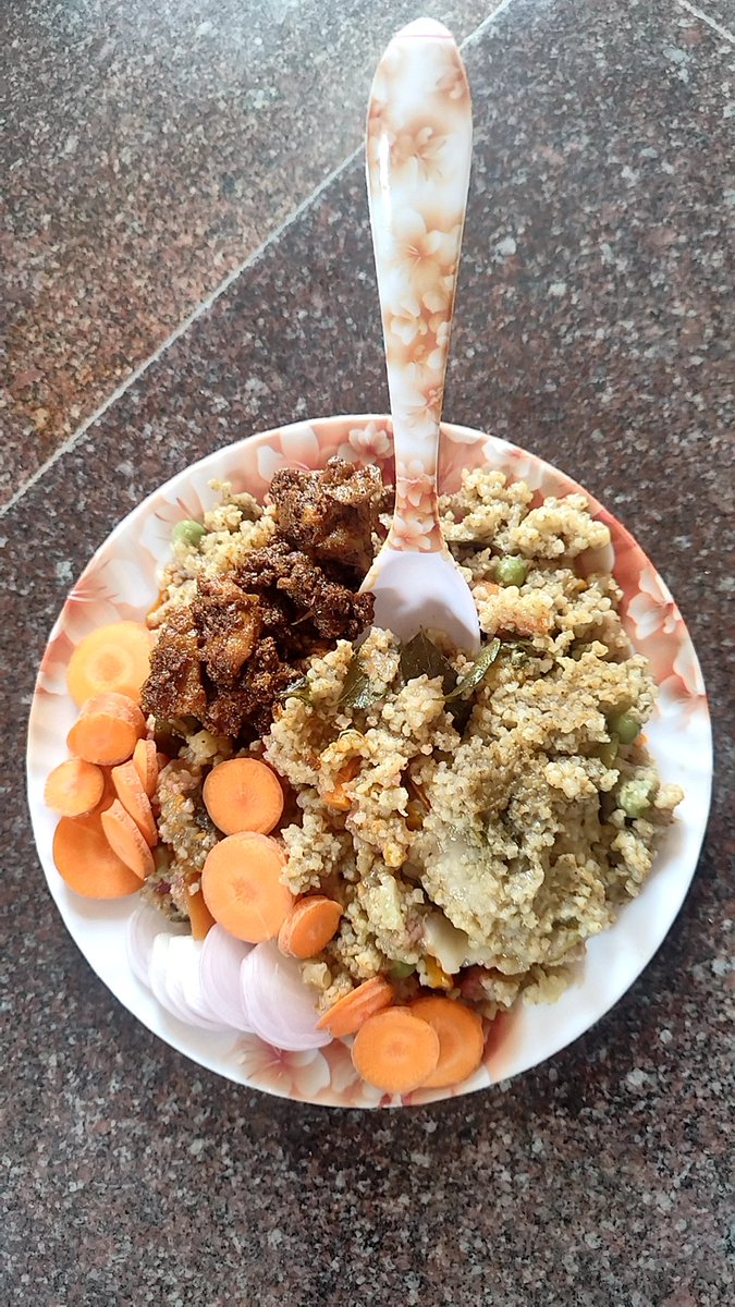 KNandd's tweet photo. స్వామికార్యం స్వకార్యం అంటే ఇదే 😎
Qualitative analysis of organically grown all minor millets regarding 10 parameters. 

మొన్న కొర్రలు
నిన్న సామలు
నేడు ఆరికలు 😋 ఈరోజు టెస్టు &amp; టేస్టు రెండూ అద్భుతం 👌🤤
ఇంకా టెస్ట్ చేయాల్సినవి 3 మిల్లెట్స్ ఉన్నాయ్.
 #Milletfest #Lunch 🍱 https://t.co/bwOfEolLHL