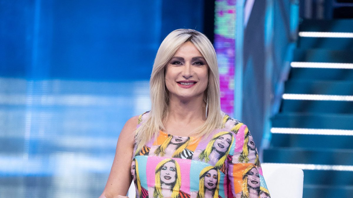 Palinsesto Canale5 7-13 aprile
D: #loshowdeirecord
L: #isola
M: Champions
M: #vanina
G: #isola 
V: #sepotessidirtiaddio
S: #amici23 
#TerraAmara solo domenica pomeriggio questa settimana
#ascoltitv