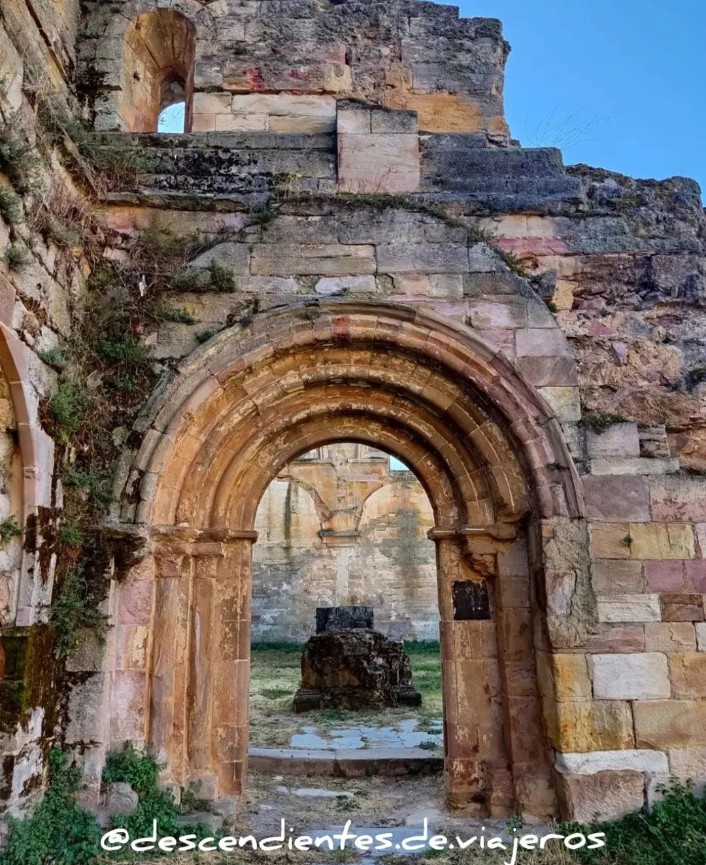 Un Español En París tweet media