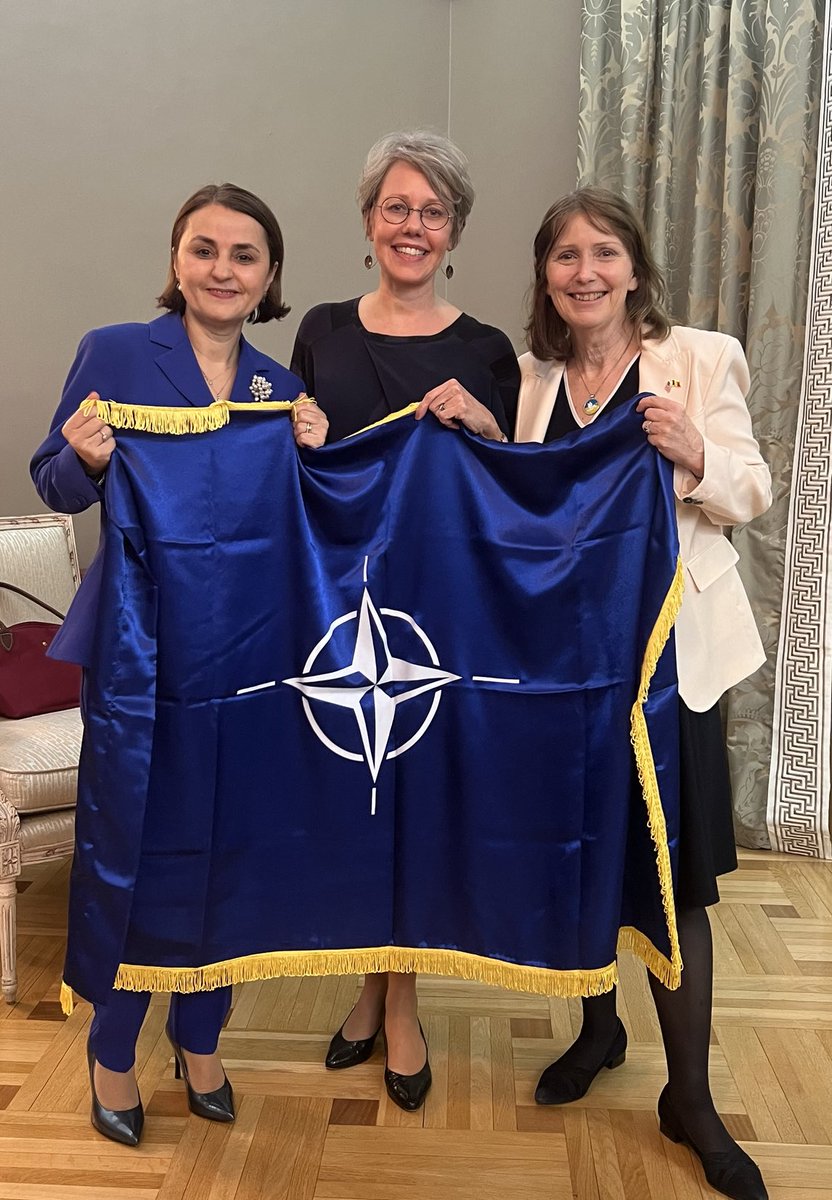 As #NATO’s 7️⃣5️⃣ anniversary approaches, a perfect time to celebrate its 3️⃣2️⃣ member #Sweden w/ 🇸🇪 Amb Hydén, 🇷🇴 Foreign Minister ⁦@Odobes1Luminita⁩ & other NATO Allies #StrongerTogether #WeareNATO 🇦🇱🇧🇪🇧🇬🇨🇦🇭🇷🇨🇿🇩🇰🇪🇪🇫🇮🇫🇷🇩🇪🇬🇷🇭🇺🇮🇸🇮🇹🇱🇻🇱🇹🇱🇺🇲🇪🇳🇱🇲🇰🇳🇴🇵🇱🇵🇹🇷🇴🇸🇰🇸🇮🇪🇸🇸🇪🇹🇷🇺🇸🇬🇧💪