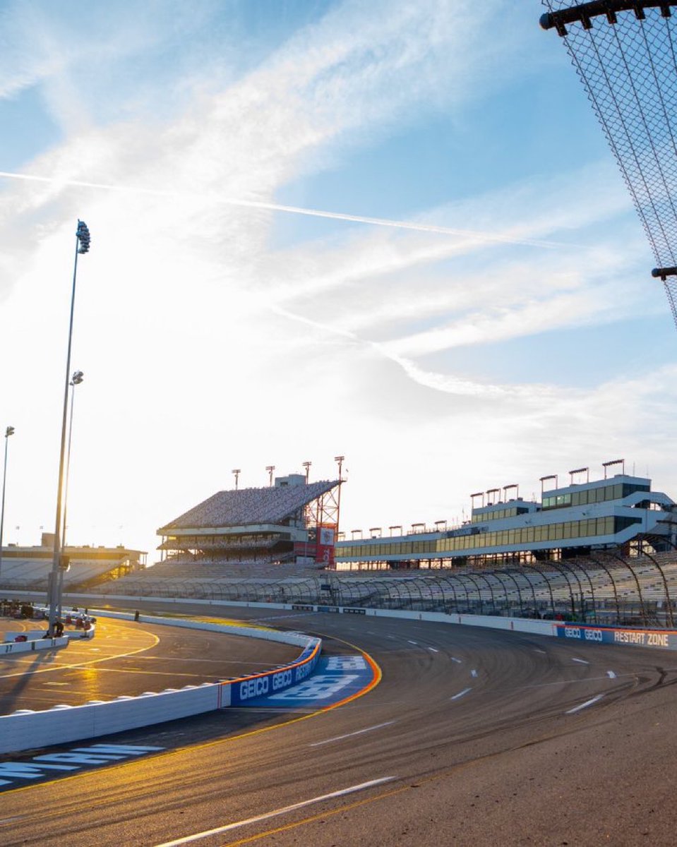 Wake up with @NASCAR_Xfinity ☀️☕️🏁

#ToyotaCare250 | @RichmondRaceway