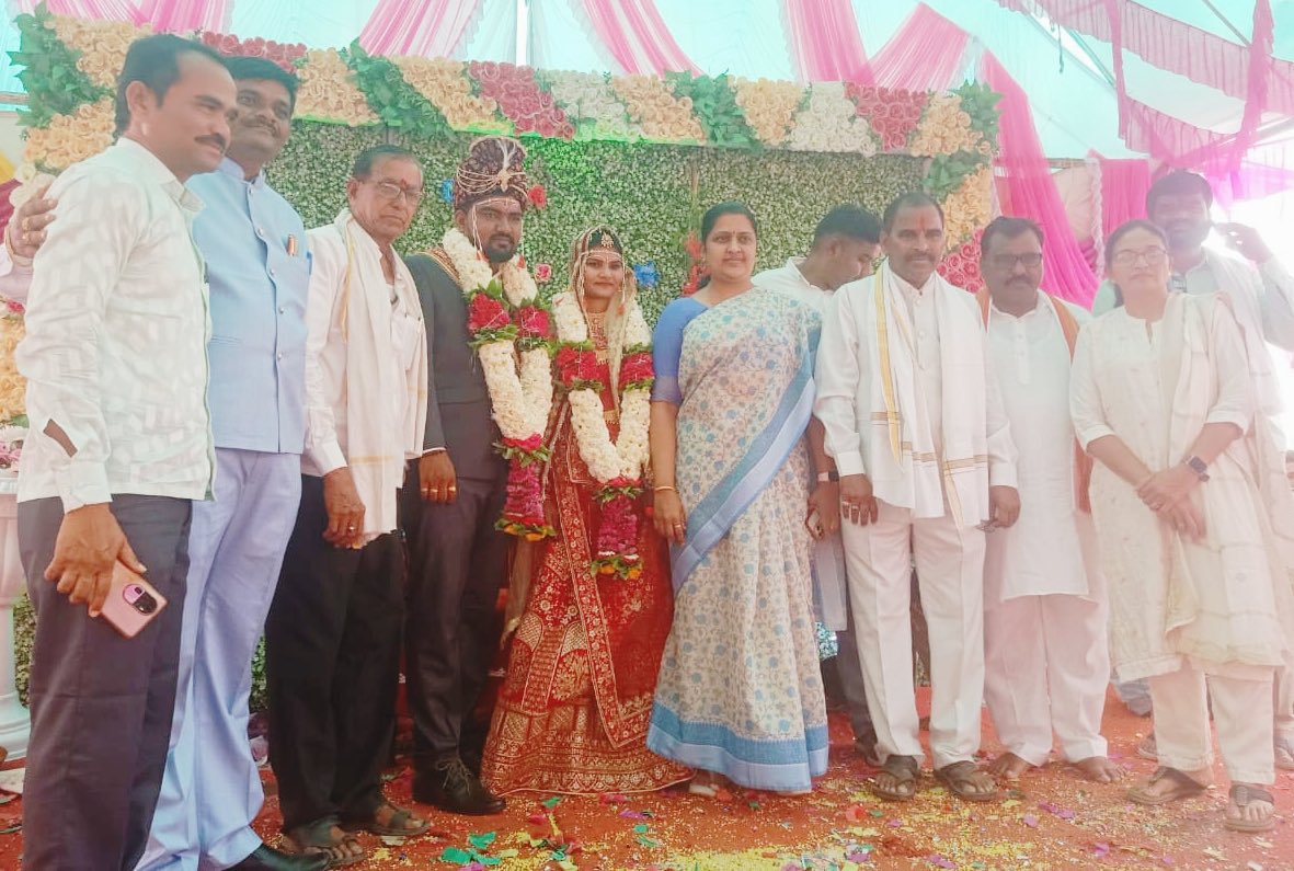 Today attended the weddings of : 📍Rameshwar Tanda : Shekhar with Pallavi 📍 Pavan mari : Devidas with Darshana 📍Palodi : Akshay with Pallavi # Hingoli