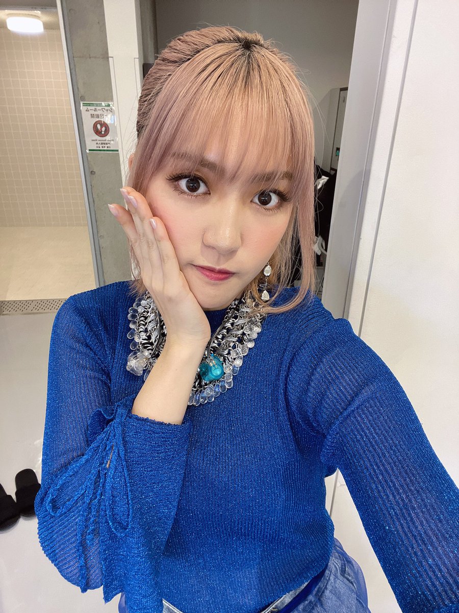 junnarockyou's tweet photo. まずは、カバーで

ブルーバード/いきものがかり を🎤

小学生の頃から大好きないきものがかりさんの楽曲を、ずっとカラオケで歌ってきた楽曲を、みなさんにお届けできる日がくるとは、思ってませんでした。

みんなのペンライトが真っ青に変わっていくの、とっても綺麗でした💙

#ANIMAXMUSIX2024 https://t.co/6aSBZDX257