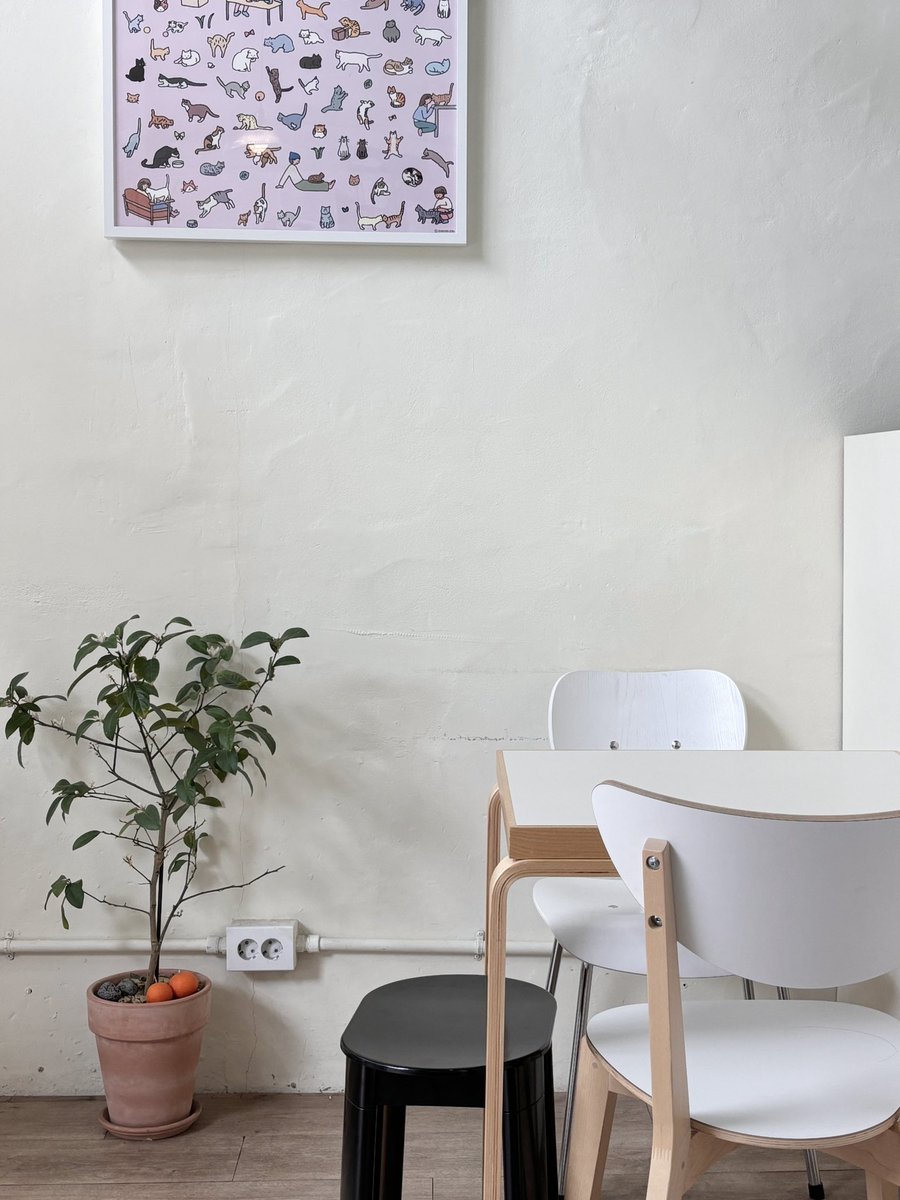 미세먼지 나쁨이지만 그래도 즐거운 주말을 보내는 중 ☕️🎶🍓🌱