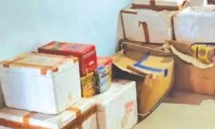 #KERALA: TERR0R ACT IN Kannuru, KERALA.!

📌770 Kilograms explosives seized from RSS leader Vadakkeil Pramod and his cousin Shanta's house in Kannur— Pramod is #Absconding.!

📌Why the RSS leaders are keeping their explosives like TERRORISTS at home?

#RSSTERRORIST