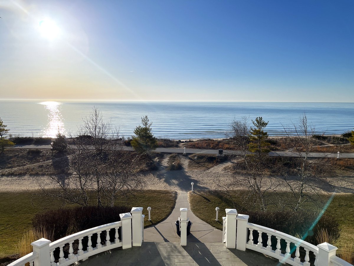 BlueHarborWI's tweet photo. This is how we like to start our mornings๐ ๐ ๐ฑ
#blueharborresort #sheboyganwi #lakelife #lakelifesheboygan #springmornings #morningslikethese #hotelsandresorts #midwestresorts #wisconsinwaterparks #vacationvibes #springvacation #april2024 #hotellife #lakesideresort https://t.co/03nkjLhAmO