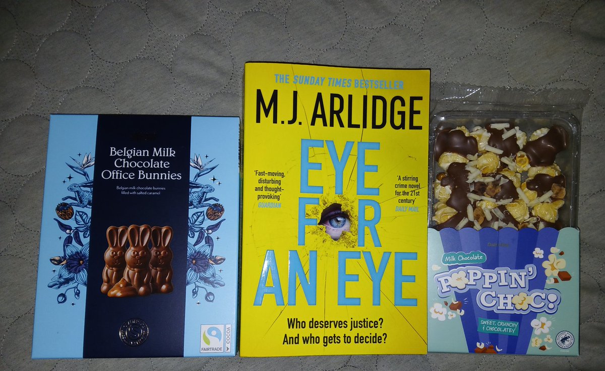 mags_louise's tweet image. 🐰EASTER BOOK GIVEAWAY 🐰

I&apos;ve got a copy of Eye For An Eye by M.J. Arlidge, some chocolate bunnies and popcorn choccy to #Giveaway!!

❗️ T&amp;amp;C&apos;s ❗️
 
🐰 Like &amp;amp; Retweet post
🐰 Tag a friend or two
🐰UK Only (Sorry) 
🐰No QT&apos;s or Comp Accs
🐰 Closes Midday Mon 1 Apr
#BookTwitter