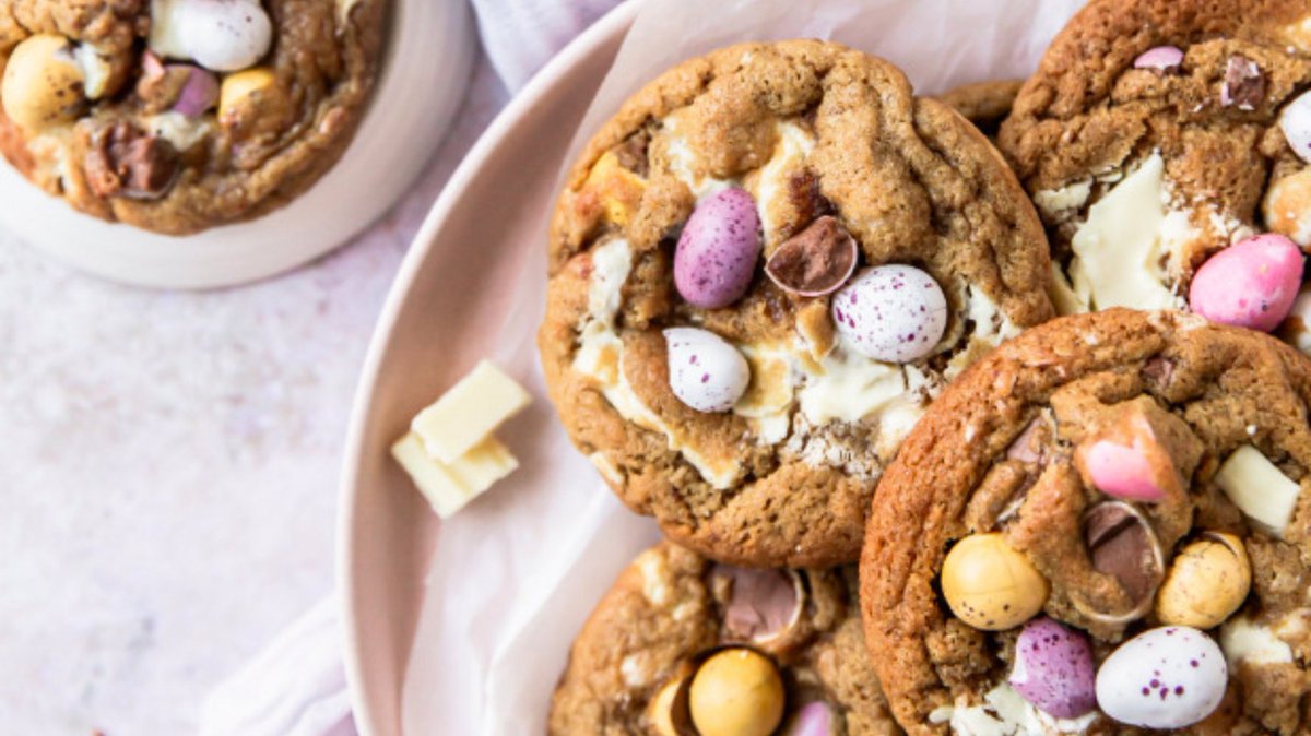 🍪🌷 Indulge in our Mini Egg Cookies this Easter, a super tasty recipe using our Dragon Welsh Salted Butter! 🌷🍪 Recipe: bit.ly/42GSwa4 #MilkedinWales #MadeinWales #EasterTreats #MiniEggCookies #WelshButter
