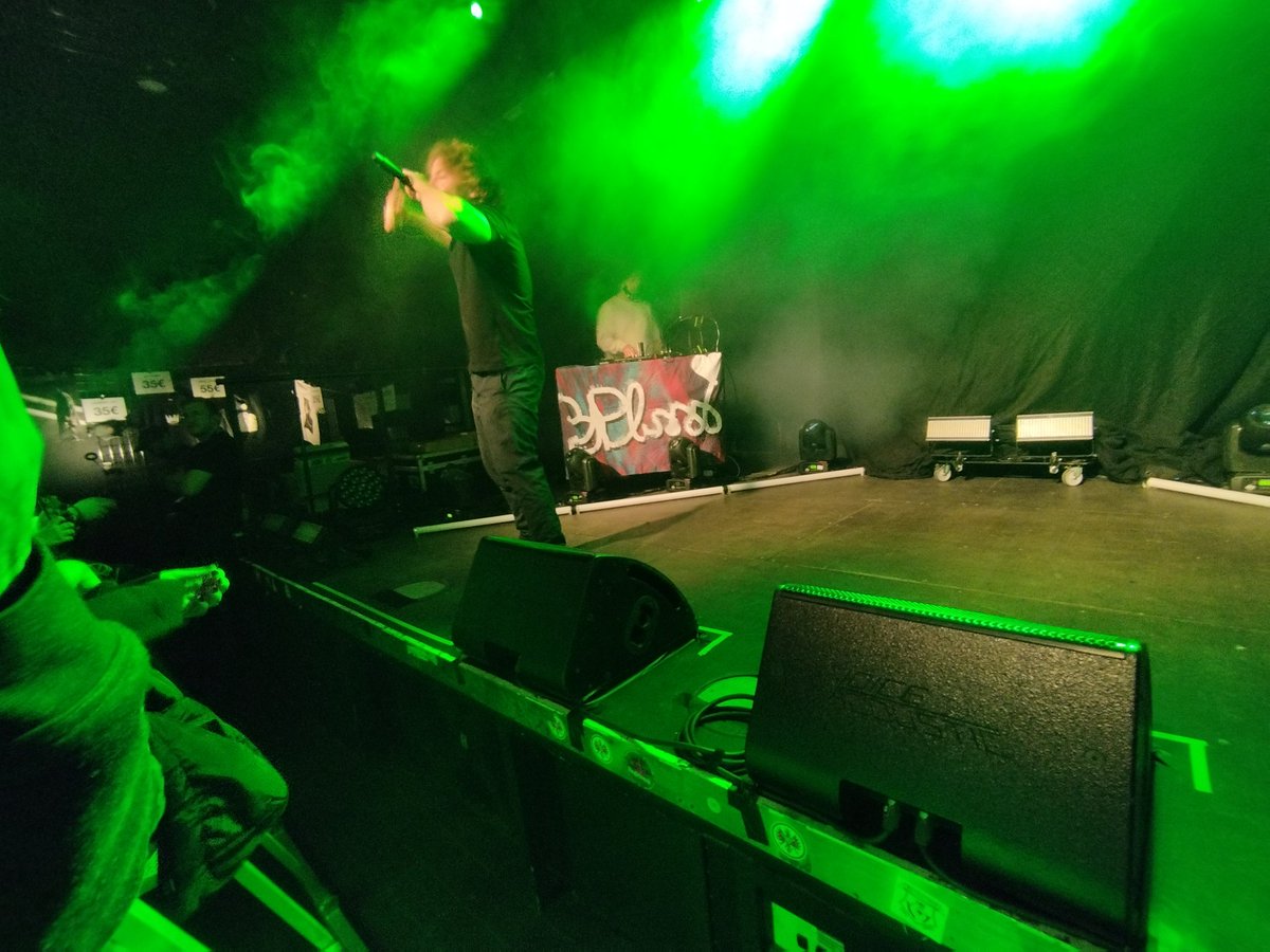JustiBasti's tweet photo. Es war einfach so schön nach fucking 7 Jahren endlich wieder @3Plusss live zu sehen auch wenn er 'nur' Support für Lance war🫶🏼🔥
Hoffe du hast bald wieder deine eigene Tour!
Danke für das nette Gespräch und das wir es doch noch mit der 'NSFW' Vinyl hinbekommen haben :3 

#3Plusss https://t.co/8BCf7wfiGj