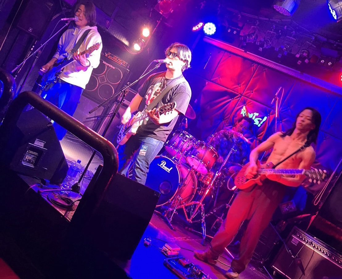 2024/3/24に高円寺ClubROOTS!さんでライブさせていただきました！その際のライブ映像をYouTubeにあげてるのでお時間あれば是非！チャンネル登録もお願いします🙇‍♂️
m.youtube.com/watch?v=Z71b0u…