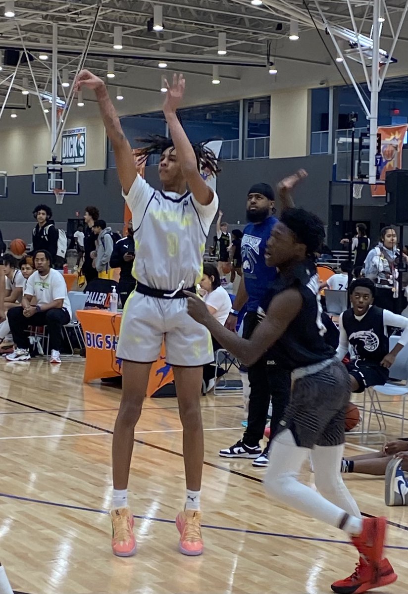 Vizion NXT 6’6 2026 Jameer Reynolds (Carlisle School with a three pointer from the wing.  He had 5 three pointers in a game last night!  Length, he can score off the bounce and is lethal with the jumper!  #BigShots #RichmondShowtime <a href="/BigShotsToday/">Hit The BIG SH🏀TS</a> ⁦<a href="/BigShotsGlobal/">BIG SH🏀TS</a>⁩