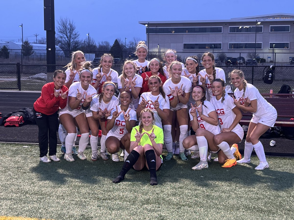 This group is back at it today in Ankeny Vs Waukee NW at 1:00. Come out and support these young ladies! #tearitup