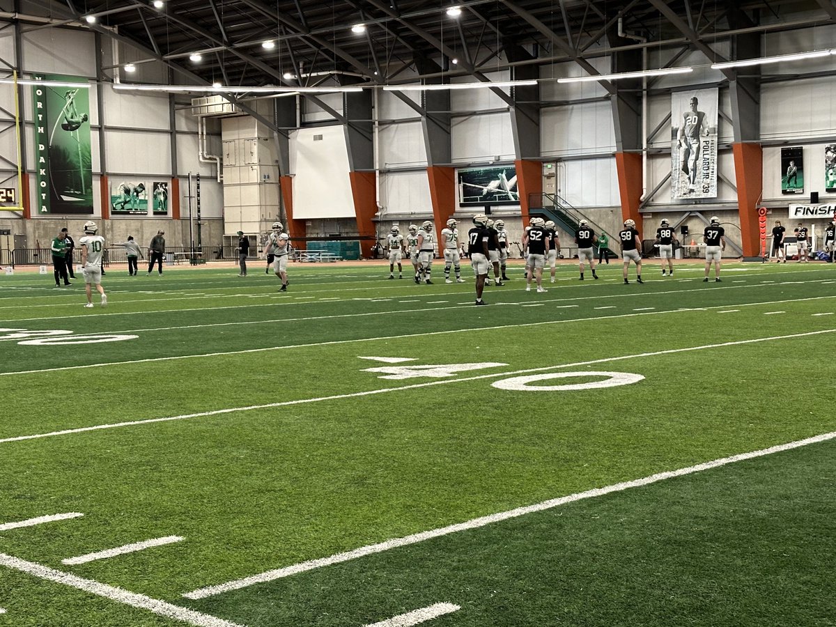 One week out from UND spring game. Guys who stood out so far this morning: Strandell, Erkman, Behymer, Boll. Lot of regulars sitting out today.