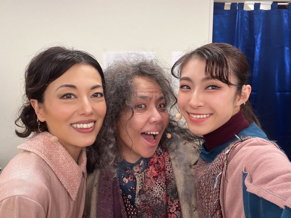 HanaIinoue0305's tweet image. ミュージカル『HOPE』📖
本日2回公演ご来場頂いた皆様ありがとうございました！

夜公演でホープ役 #橘未佐子 さん、K役の #秋沢健太朗 さんが千穐楽でした！
お二人の熱演に心が持っていかれました、お二人からいただいたものが本当に沢山。

千穐楽おめでとうございます☺︎✨

#musicalHOPE2024