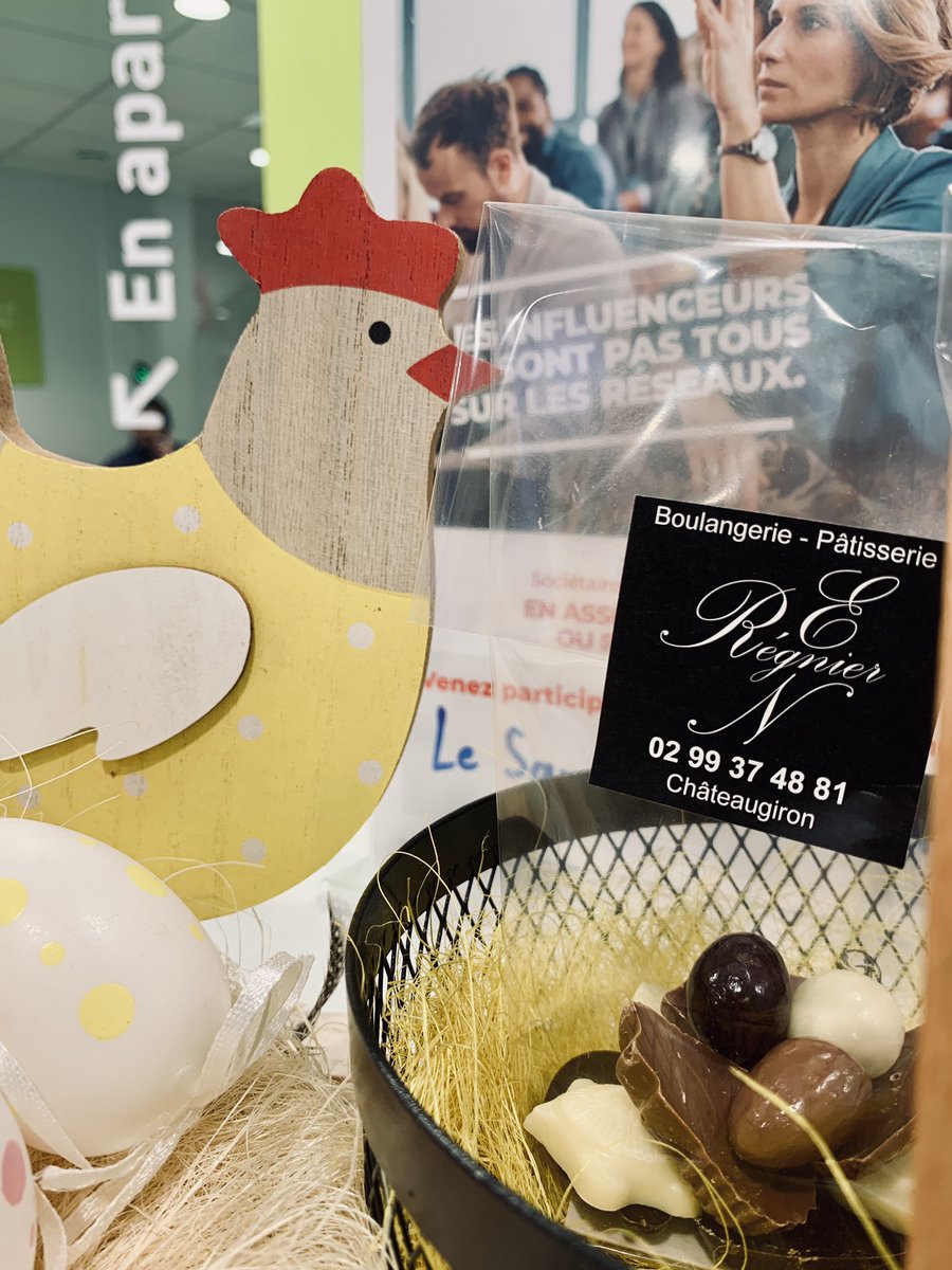 Cette année encore livraison de chocolats dans votre agence de Châteaugiron 🪺 Merci à la boulangerie-pâtisserie Regnier pour les confections.

🔔 Petite halte sucrée avant l’assemblée générale de samedi prochain !

Bon week-end pascal à toutes et tous 🐣