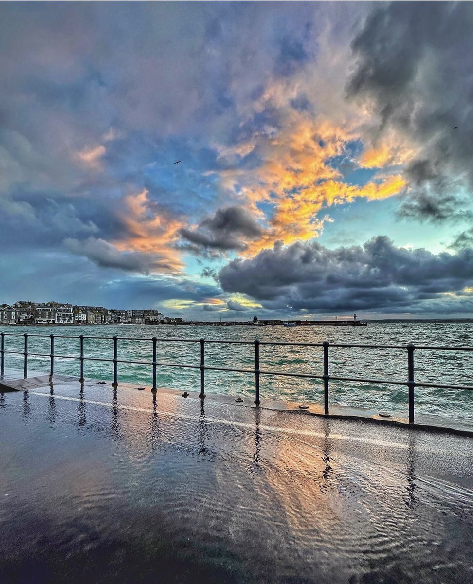 thebalconystu's tweet photo. Morning views from The Balcony Studio in St Ives, Cornwall. 

https://t.co/Bkqhx5Tp6x https://t.co/tyT5Szgprr