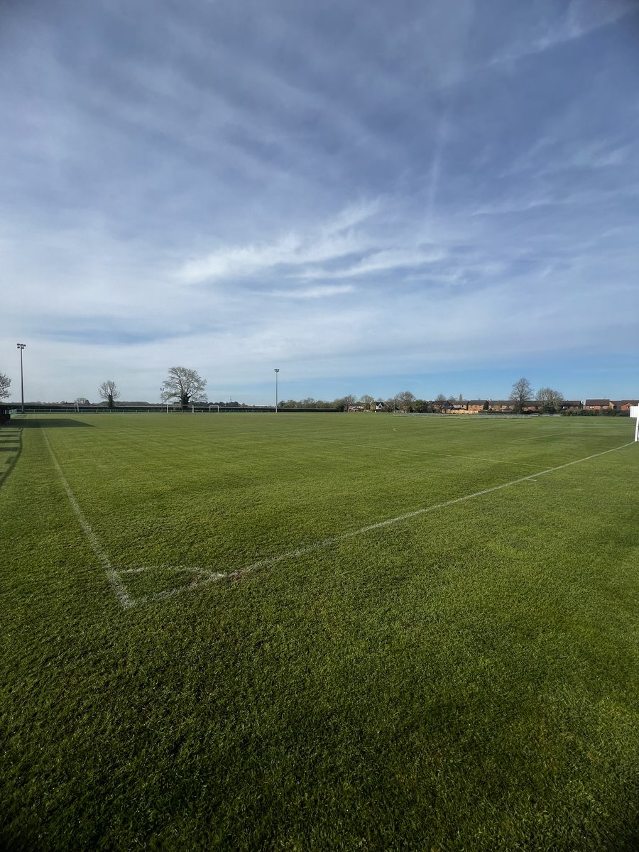 She’s looking good, even with the amount of rain we’ve had over the week. Club legends and top tier grounds team, Rick & Tony will be putting a line down this morning ⚽️ ☀️