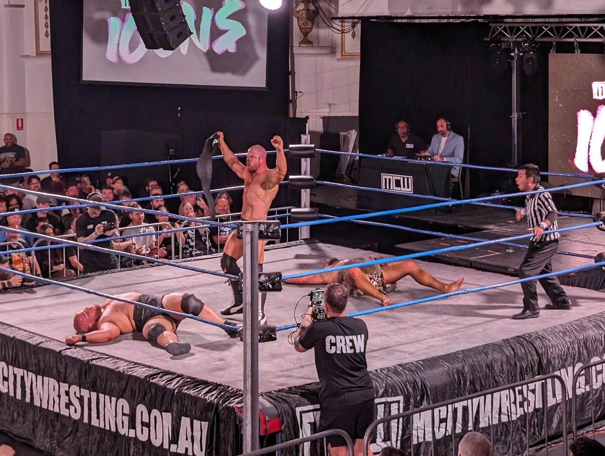 Perhaps we should have expected this, as there was nothing to separate @tommyknight1995 and @UggCaveman, and their match was ruled a no contest thanks to @slexthebusiness. What this means for Slex, we don’t know – but we don’t think it’s made things easier. #MCWIcons