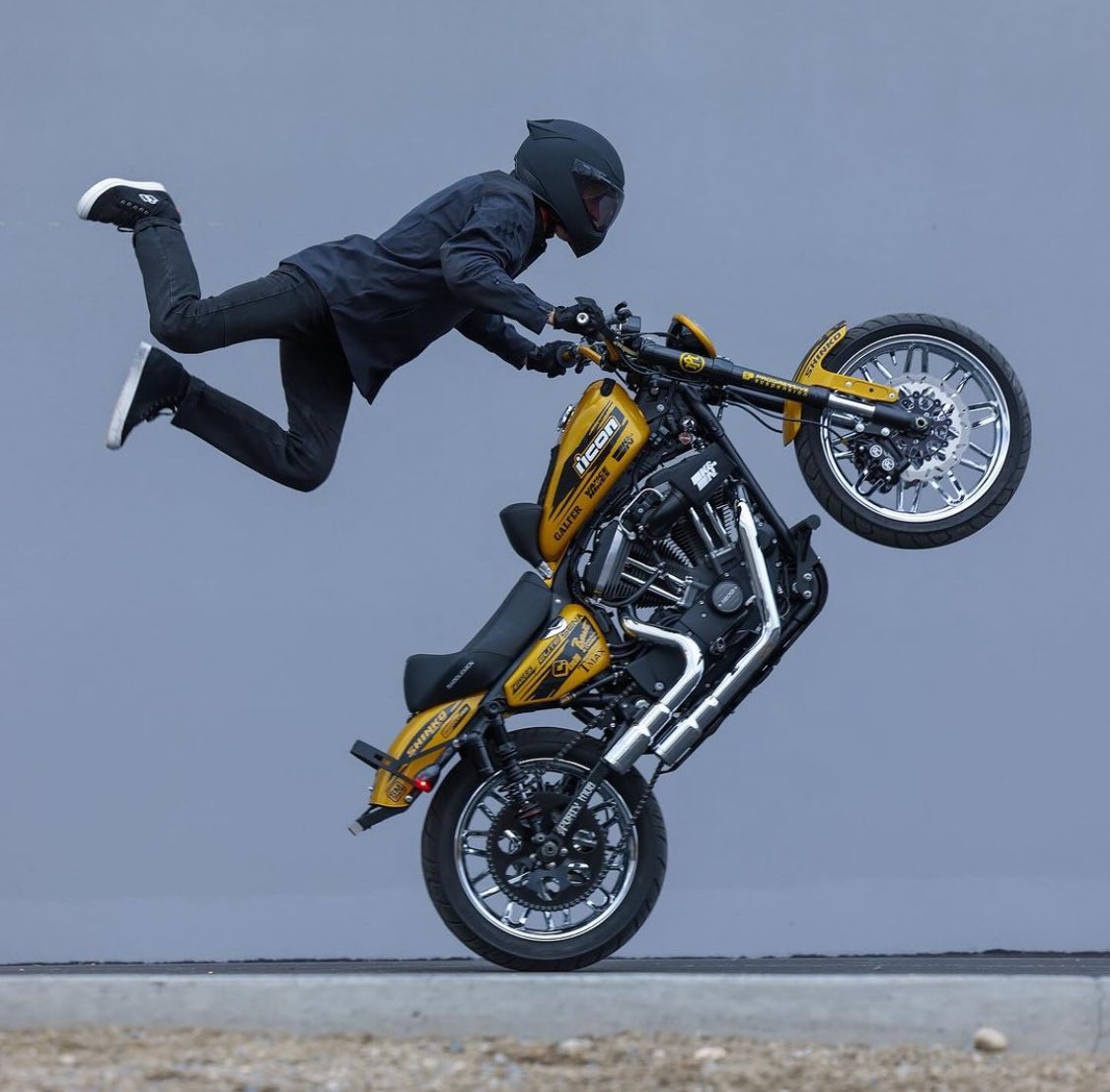 AFGMOTO's tweet photo. バイク日和はこんな気分!
🏍️#robcarpenter
#iconmotosports #afgmotosports #icon #iconライフスタイル #バイクファッション #バイクライフ https://t.co/ia6EG4oFM1