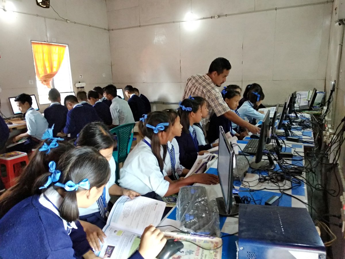 Learning beyond textbooks in Manipur! Apni Pathshala empowers students at Christian Grammar School with engaging YouTube lessons. #DigitalLearning #Manipur #ApniPathshala #ExpandingHorizons
