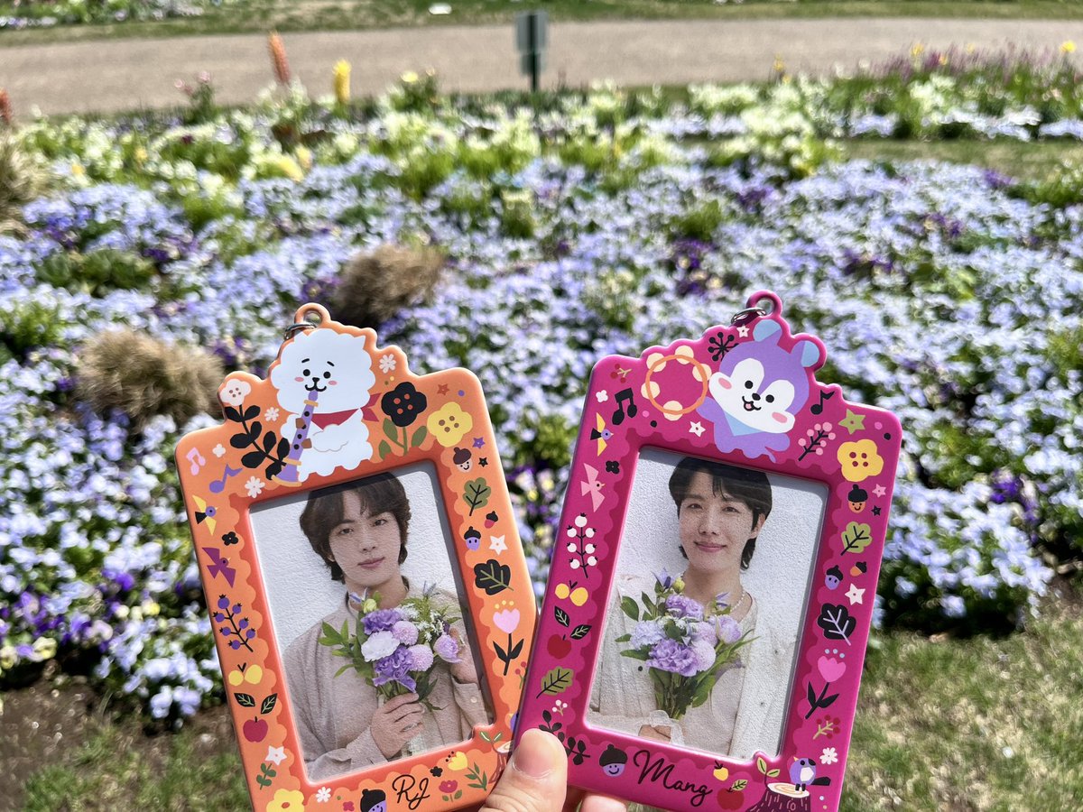 Hiiichan0613's tweet image. お花畑行きました💐
#推し活 #大人ARMY #jin #jhope #rj #mang #花より美しい推し