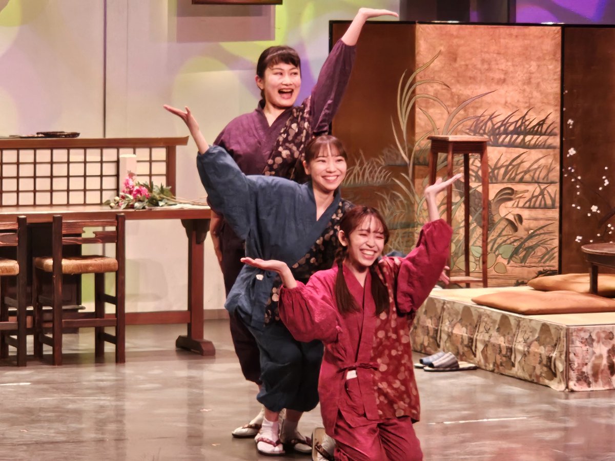 tomo39810's tweet photo. 本日 キンケロ劇場で舞台観劇
面白かったー!
中目黒は桜まつりで沢山の人 (⊙⊙)!!
でも桜は咲いてない🌸
やっと一輪 見つけました
#井川さつき
#CHIKACO https://t.co/Idx9xDchO9