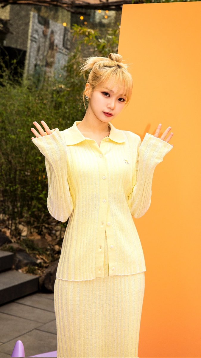 kimchaewonpics's tweet photo. 1eejungmu ig update 💛 https://t.co/IsDUVayZbf