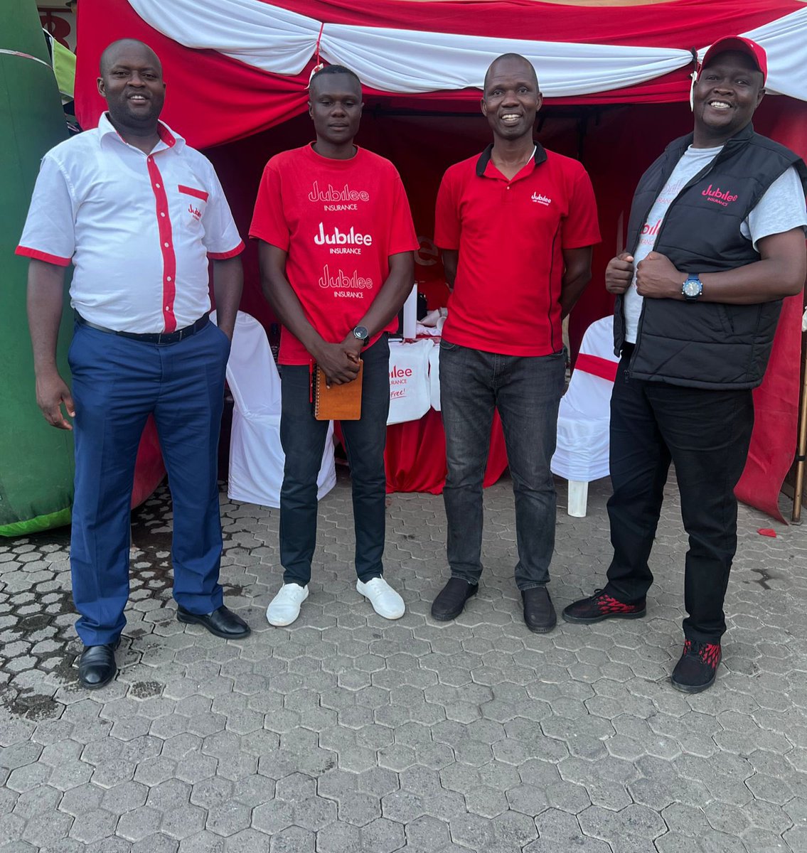 JubileeInsKE's tweet image. 🎉🐣 Hop into your nearest mall and spot us this Easter for exciting activity and free financial advise🛍️ Let Jubilee Life Insurance ignite your financial future and enable you Live Free. #JubileeLifeInsurance #Insuranceke #FinancialWellness #EasterActivation
