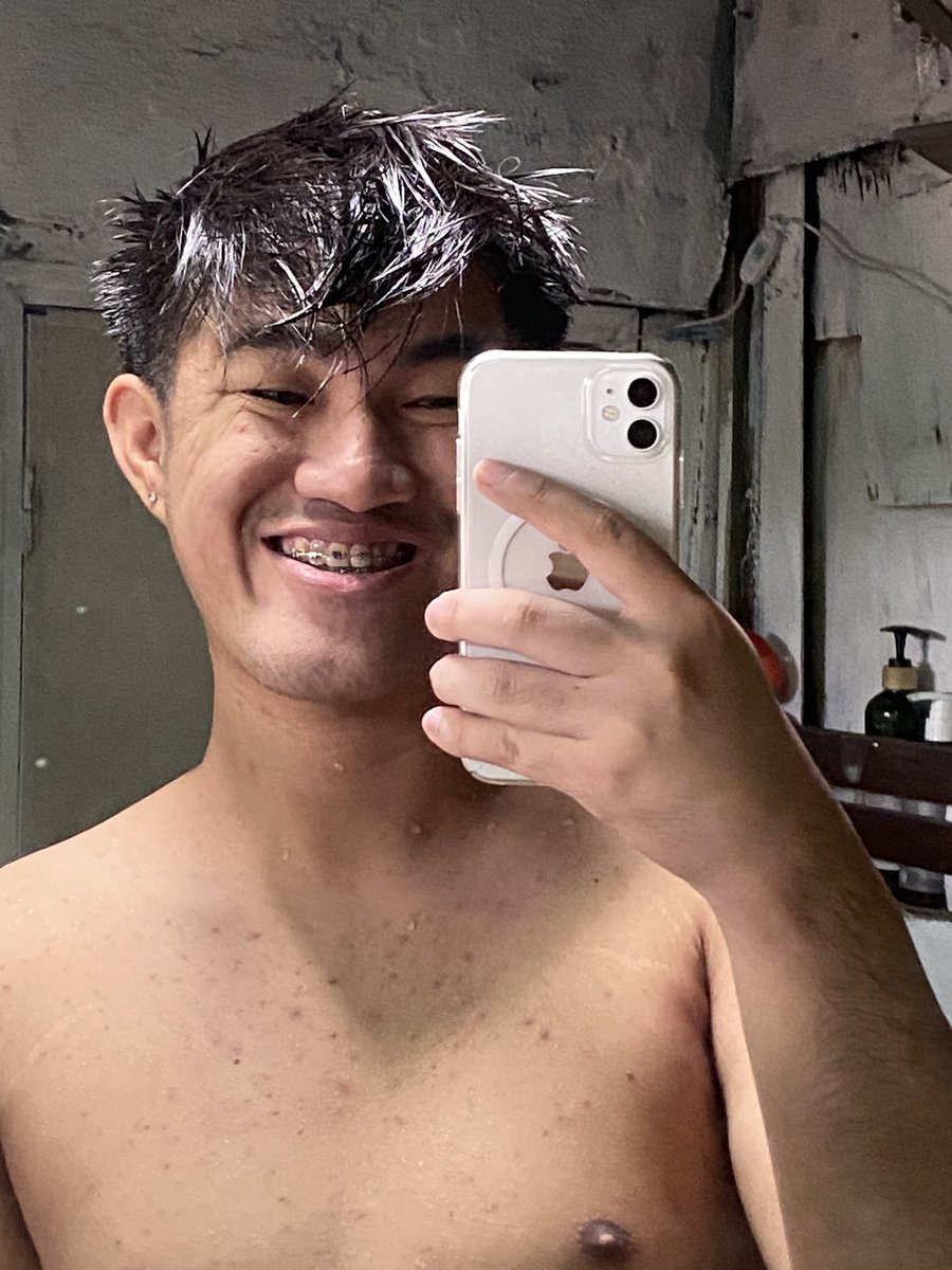 _andrevnt's tweet photo. hi everyone i'm back gonna use this account again for clout eme HAHAHAHA https://t.co/PfmIHIHbGD