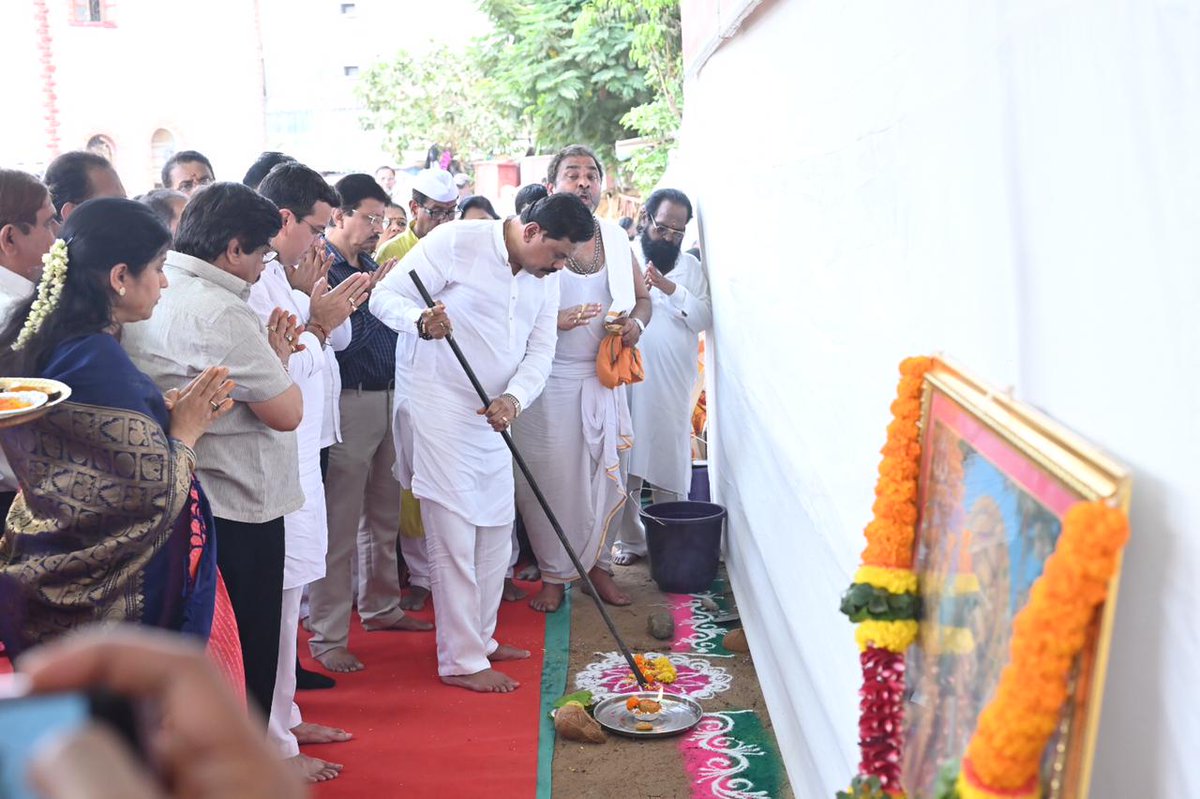 आनंद चॅरिटेबल ट्रस्ट आयोजित चैत्र नवरात्र उत्सवाचा मंडप पूजन सोहळा पार पडला!

#navratri #puja #chaitranavratri #charitabletrust #hindurituals #shivsenauddhavbalasahebthackeray #shivsena #uddhavsahebthackeray #mahavikasaghadi #yuvasena #Rajanvichare #thaneconstituency…