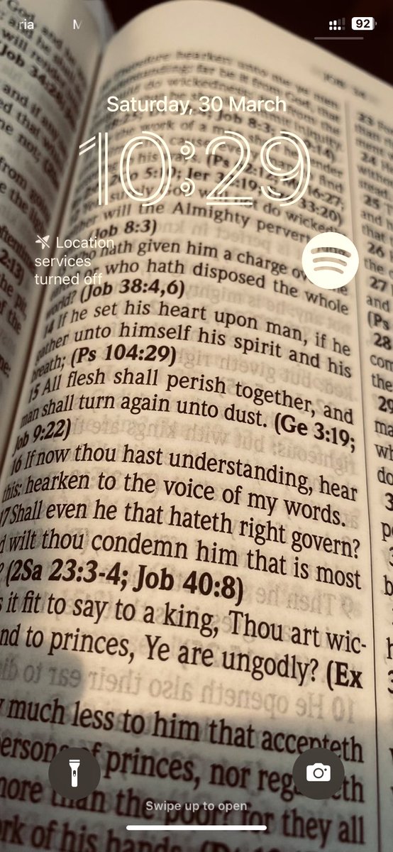 Flora_sunset's tweet photo. Never knew I needed to change my wallpaper until a sun beam lit up a side of  my Bible and I was like 😍📸 https://t.co/ipoFvLbH80