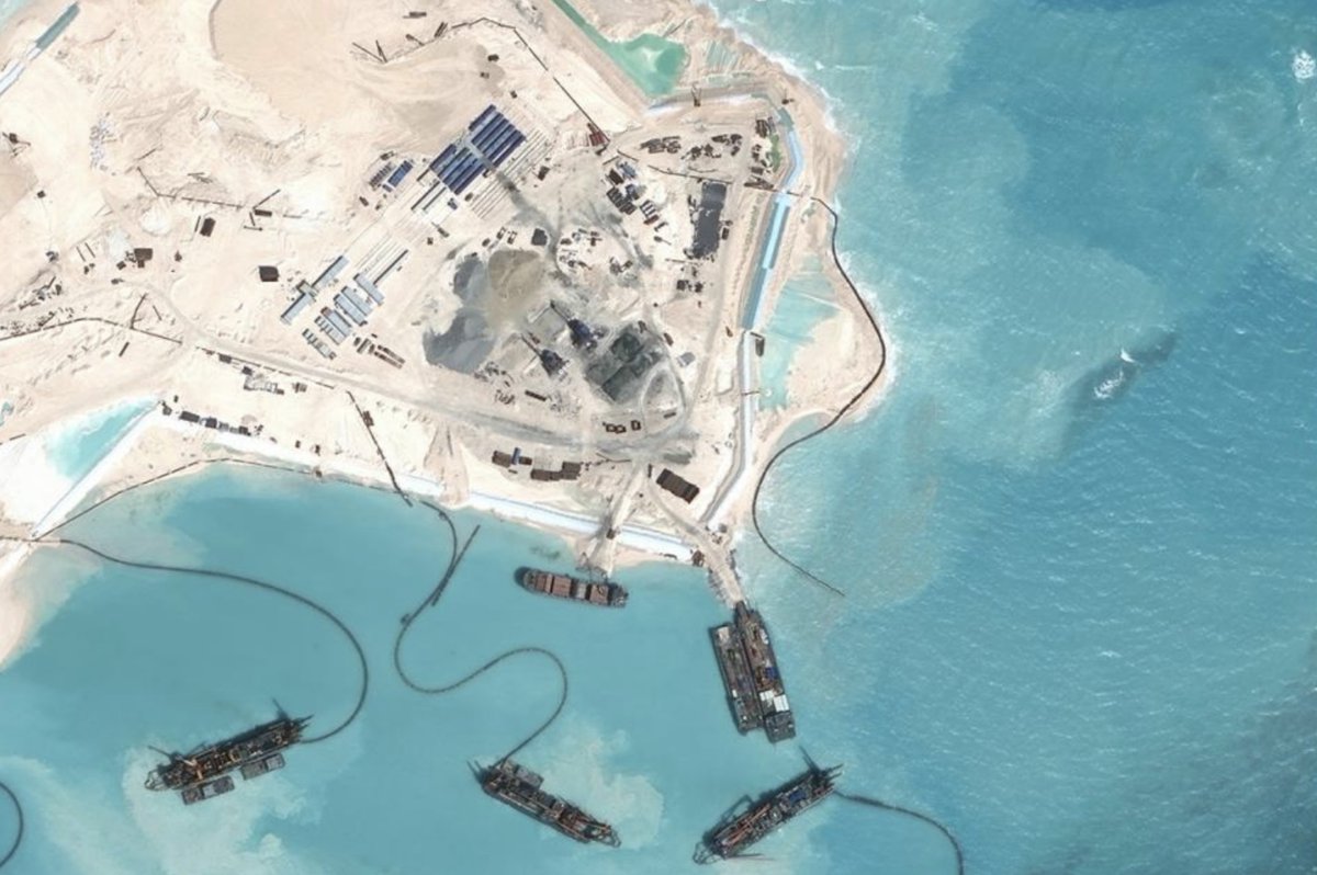 JayBatongbacal's tweet image. Probably because in April 2014, CN began its artificial island building spree, completely destroying productive coral ecosystems, altering Nature herself, to build 3 giant military naval air bases and 4 support bases. The largest is now on Mischief Reef. (Pics: CSIS-AMTI) 21/24