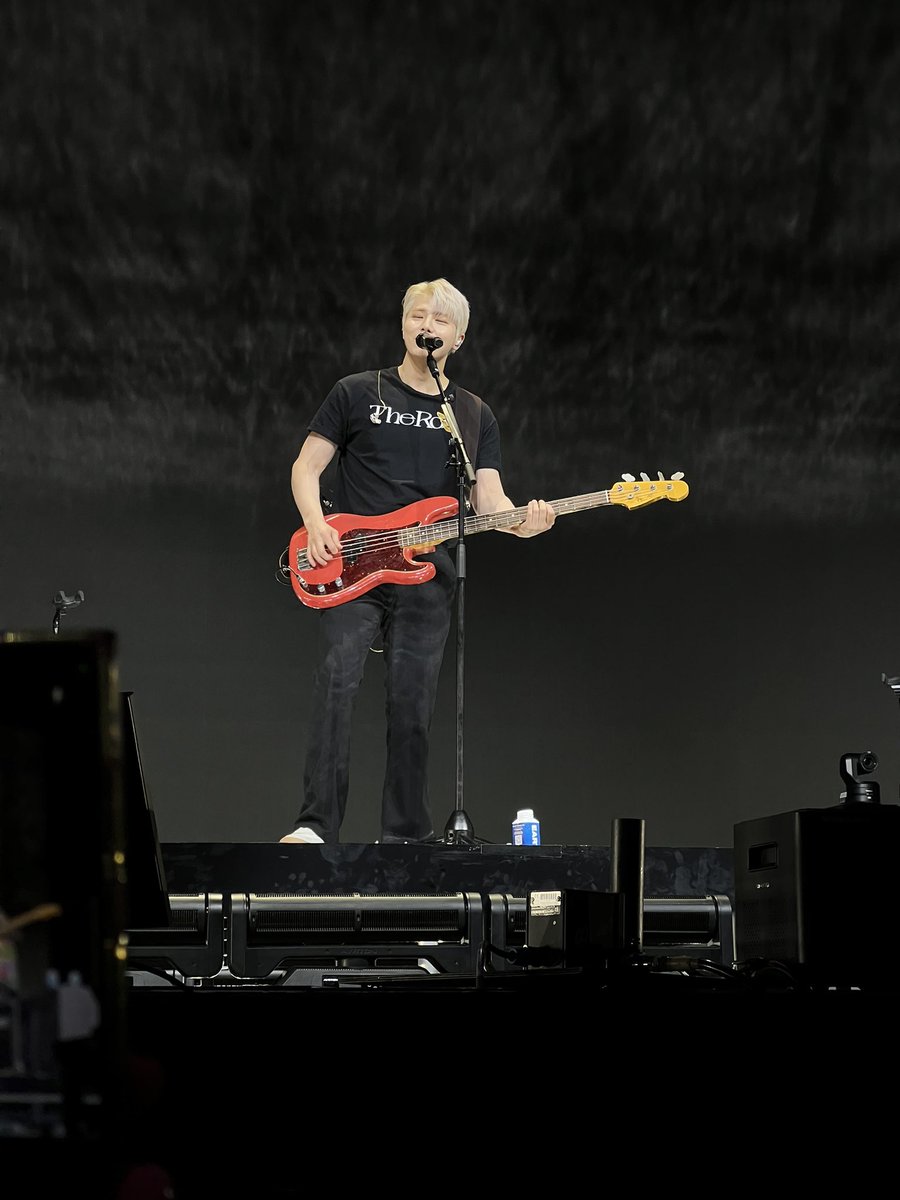 therealdragbug's tweet photo. Bonus soundcheck content https://t.co/mPrSLO67j0
