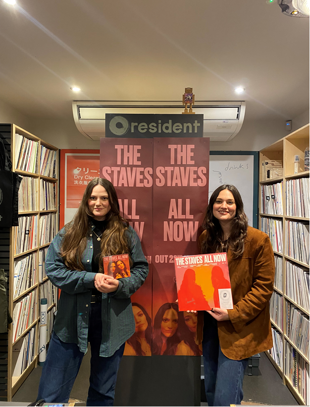 After their wonderful sold out instore @thestaves signed a few extra copies of their new album 'All Now' ❤️ Grab a signed CD or Dinked LP: resident-music.com/productdetails…