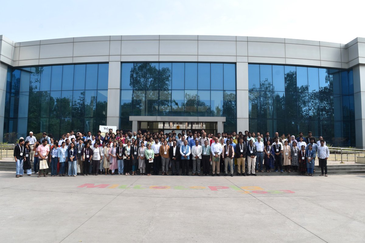 PSpoojashukla's tweet image. 🍀It was a great experience as scientific committee member, contributing towards the three-day &apos;International Symposium on Plant Biology and Functional Genomics-2024&apos; #ISPBFG2024 (13-15 March, 2024), organized by @PlantSciUoH @HydUniv 🍀