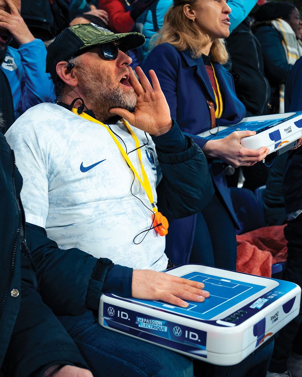 𝑃𝑎𝑟𝑐𝑒 𝑞𝑢𝑒 𝑙𝑎 𝑝𝑎𝑠𝑠𝑖𝑜𝑛 𝑑𝑢 𝑗𝑒𝑢 𝑛𝑒 𝑐𝑜𝑛𝑛𝑎𝑖𝑡 𝑝𝑎𝑠 𝑑𝑒 𝑙𝑖𝑚𝑖𝑡𝑒𝑠 💙 

La solution <a href="/touch2see/">touch2see</a> est une tablette tactile venant compléter l'𝗮𝘂𝗱𝗶𝗼 𝗱𝗲𝘀𝗰𝗿𝗶𝗽𝘁𝗶𝗼𝗻 déjà proposée par la FFF 🎧

#MarquerDemain