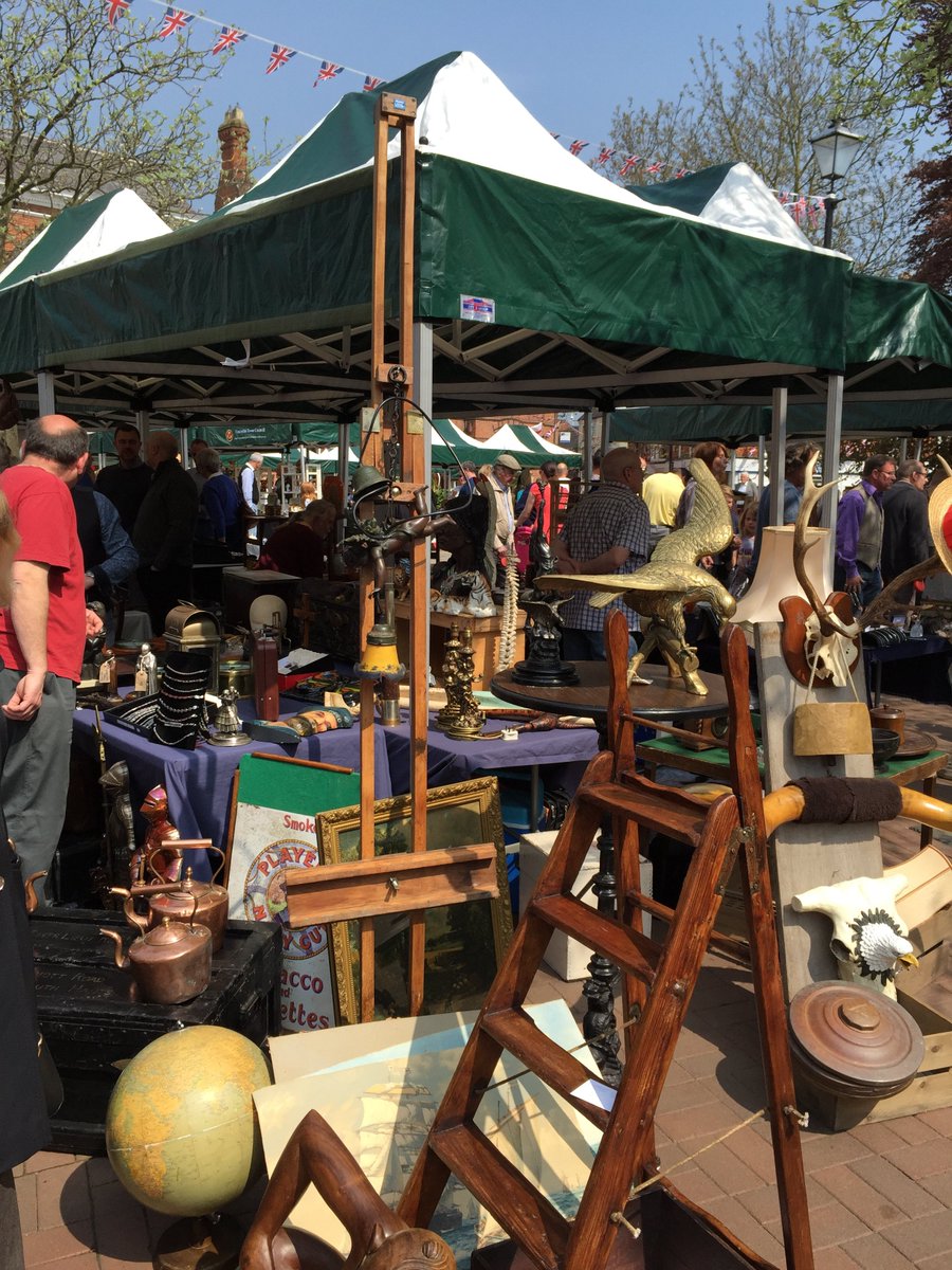 Only 2 weeks away....NANTWICH ANTIQUES MARKET A haven for antique and vintage enthusiasts! Saturday 13th April, 9.00am -3.30pm vandafairs.com/nantwichantiqu… #antiques #market #Nantwich #Cheshire #vintage #collectors