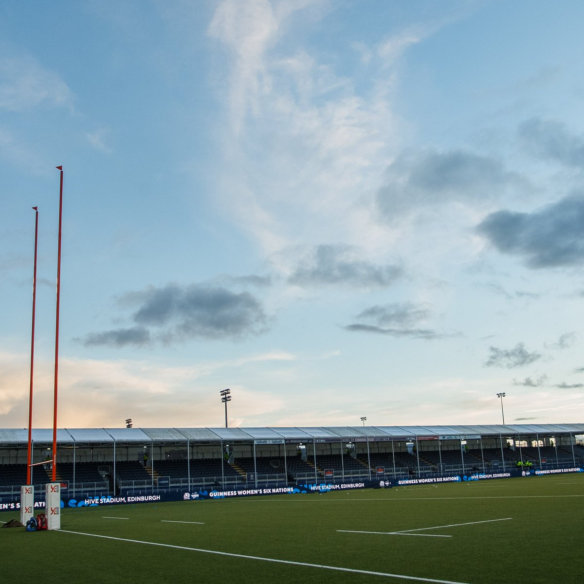 🏟️ 𝑯𝒊𝒗𝒆 𝑺𝒕𝒂𝒅𝒊𝒖𝒎 ! Le stade n'attend plus que nos joueuses du #XVdeFrance ! 😍 #ECOFRA #NeFaisonsXV