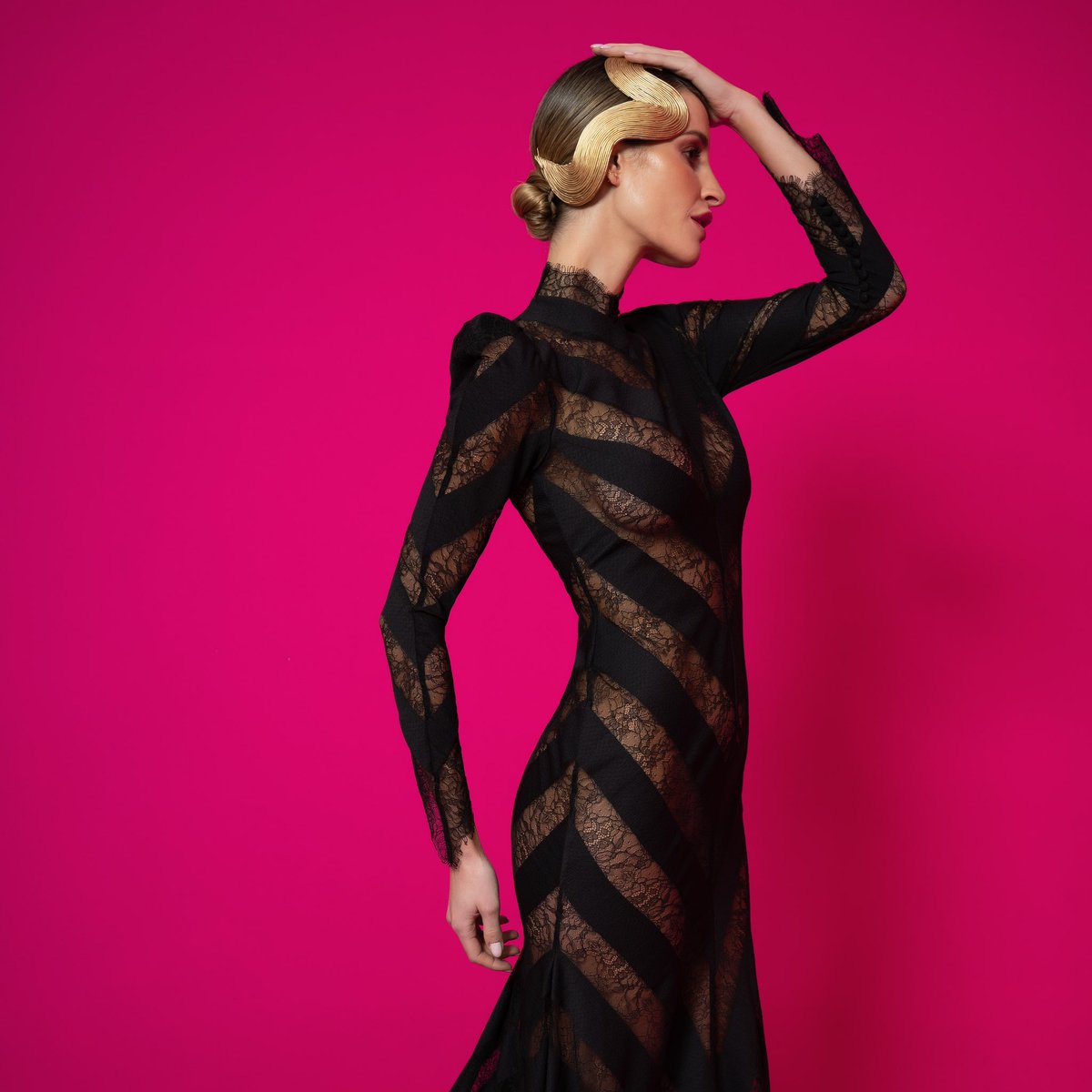 CORAL. 2024 
Fotografiado en Sevilla por @ernestocastillofoto 
#CoralJoséHidalgo 

Director de Arte. @pedro_gonzalezmoda 
Peluquería y maquillaje. @evaromeromakeup 
Modelo. <a href="/mariasevilla1/">maria sevilla</a> 
Colaboradores @sombrereriaroiz