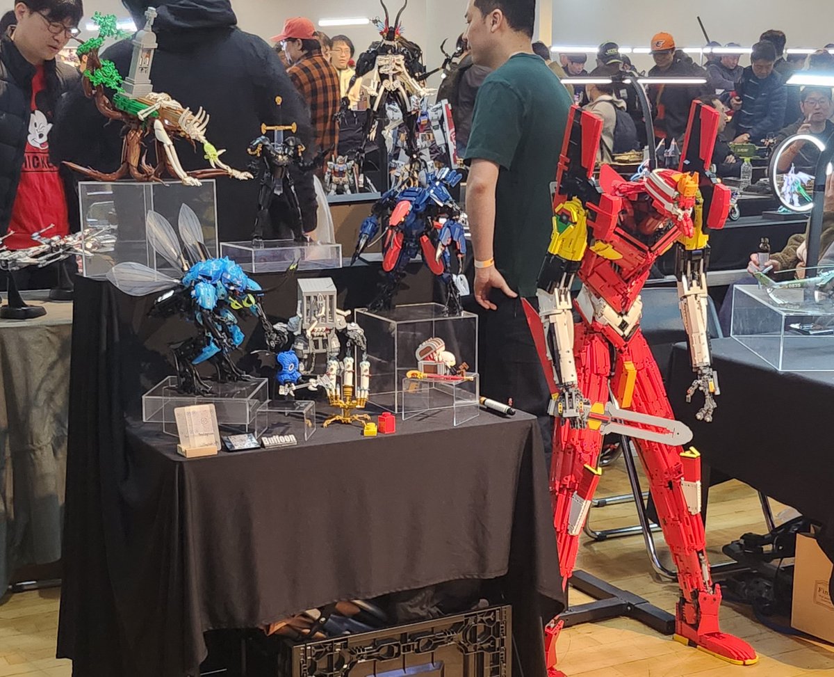 Buffoon76242561's tweet photo. 2024 Hobby Fair 

#Lego #legostagram #hobbyfair #2024hobbyfair #bionicle #legomoc #legomania #evangelion #bioniclemoc https://t.co/JXLDDRkyfr