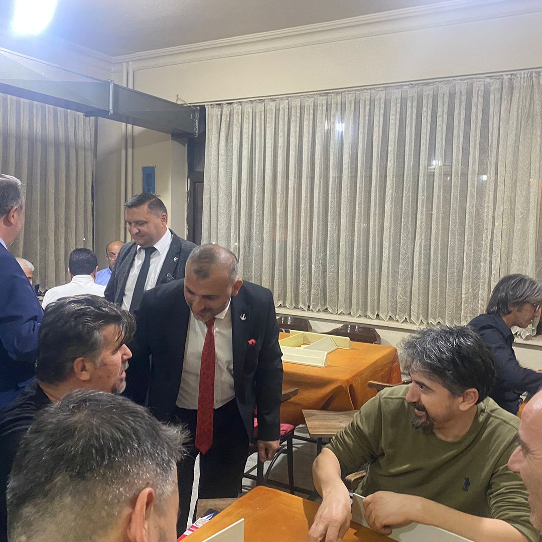 OzrdemMustafa's tweet photo. Yeniden Refah Partisi Meram İlçe Teşkilatımız ile Birlikte Hazım Uluşahin Kahvehanelerini Ziyaret Ederek Hemşehrilerimiz ile Hasbihal Ettik. https://t.co/US9nH6Tc4K